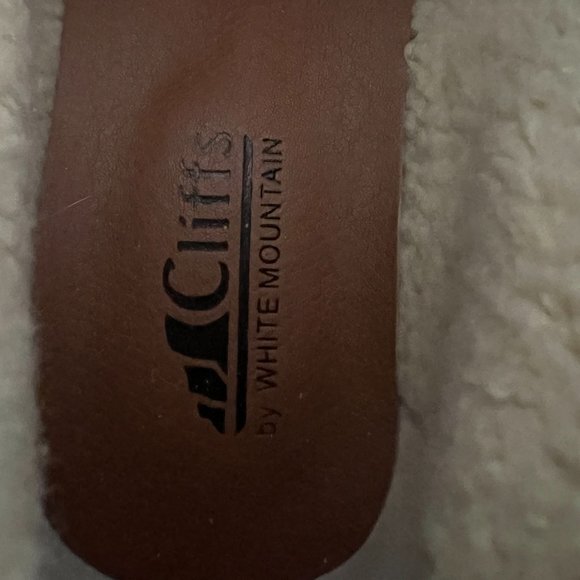 Cliffs booties taupe 6 1/2M - Picture 7 of 11